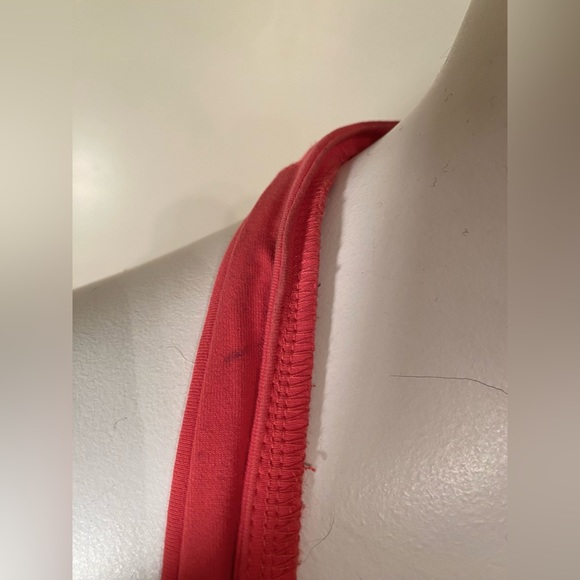 Tonic Active Yoga Top with Built in Shelf Bra Size Medium in EUC - Picture 3 of 12